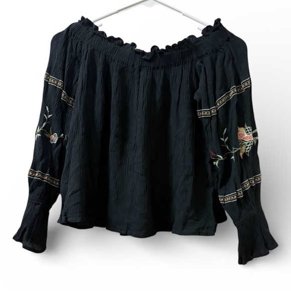 American Eagle Outfitters Black Floral Blouse - Picture 2 of 6